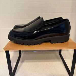 DONALD PLINER Eclipse Black Patent Faux Leather women’s 9.5M Lug Sole Loafers
